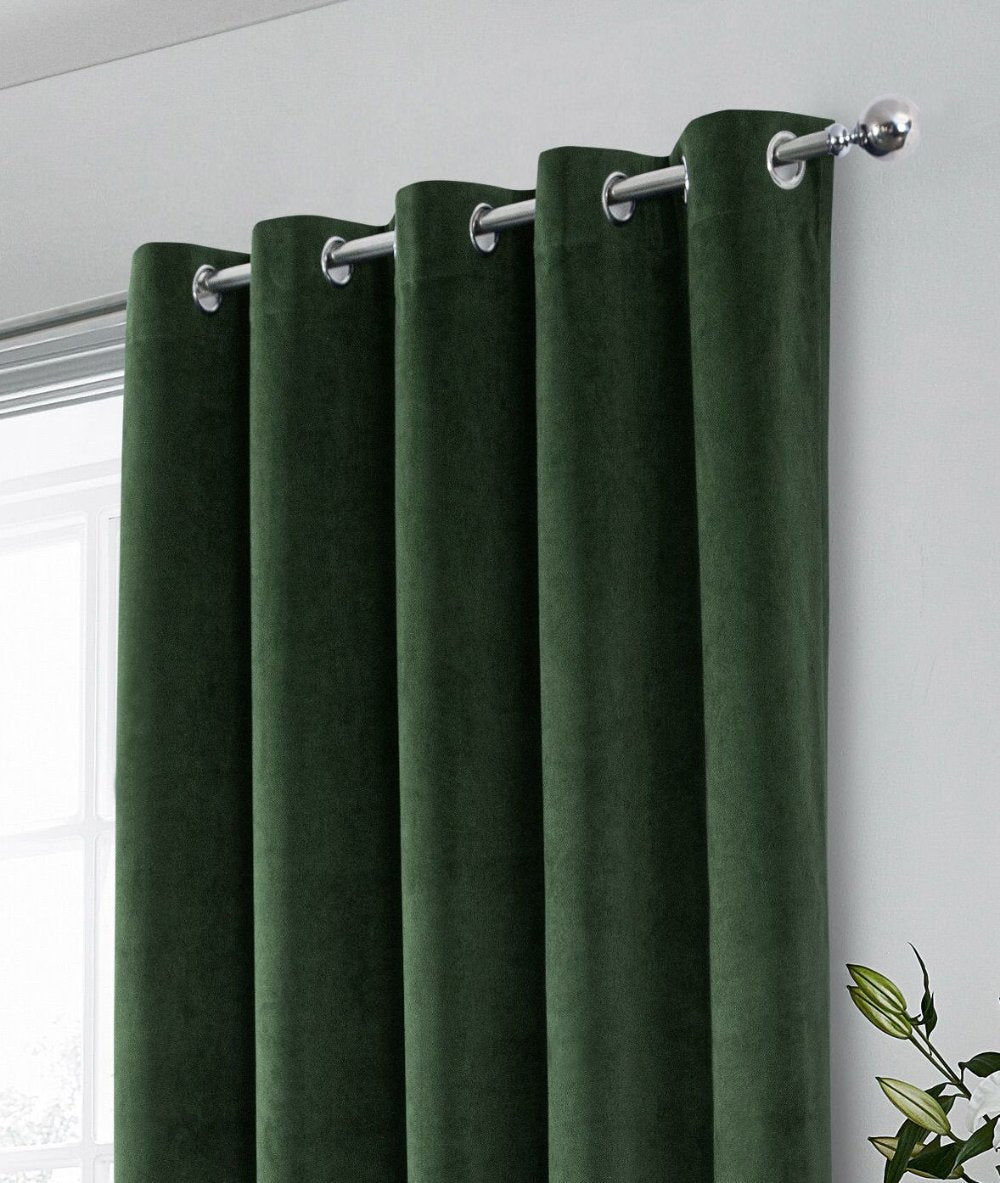 Hampton Blackout Velvet Eyelet Curtain